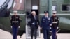 Joe Biden az Andrews légibázison átszáll a Brüsszelbe tartó elnöki különgépre 2022. március 23-án