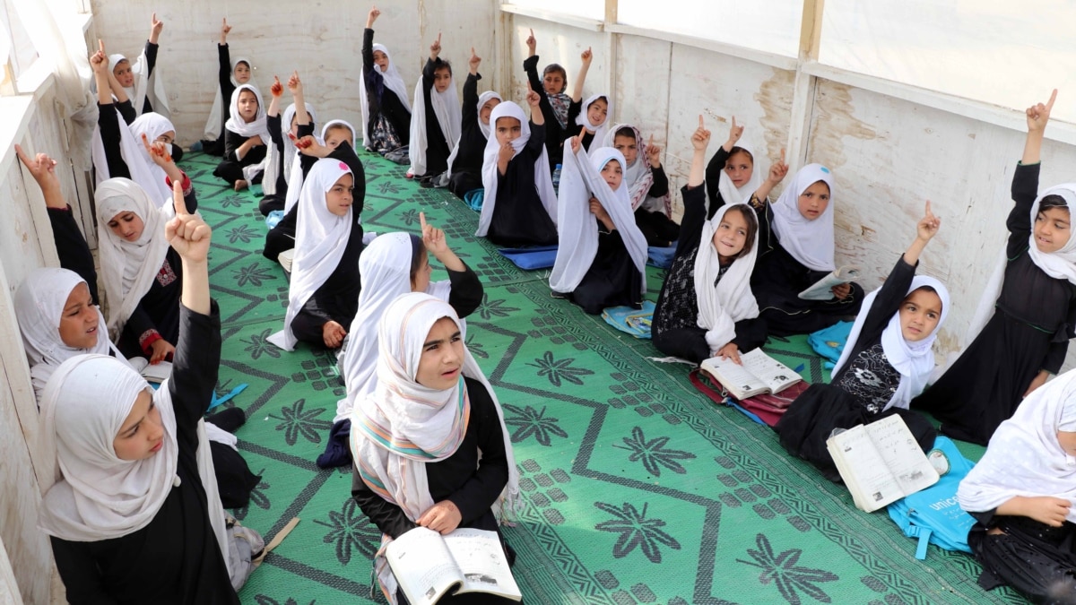 Taliban Inspects Girls Schools, Expels Hundreds Of Pubescent Students photo