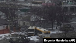 Русский танк на улицах Мариуполя, 11 марта