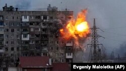 Абстрэл Марыюпалю расейскімі танкамі