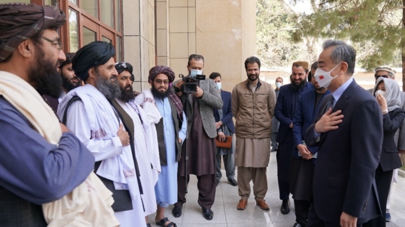 چین ته د طالبانو حکومت ډاډ: د افغانستان له خاورې به هېڅ راز خطر نه‌درپېښېږي
