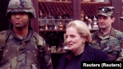 Madeleine Albright u Sarajevu, 1996. godine. 