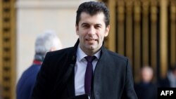 Prim-ministrul Kiril Petkov a anunțat că îl recheamă la Sofia pe ambasadorul bulgar de la Moscova și se așteaptă ca rușii să facă la fel. 