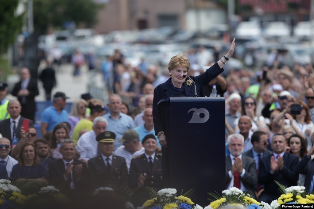 Ish-sekretarja amerikane e Shtetit, Madeleine Albright, gjatë fjalimit në ceremoninë për 20-vjetorin e hyrjes së trupave të NATO-s në Kosovë. Prishtinë, 12 qershor 2019.