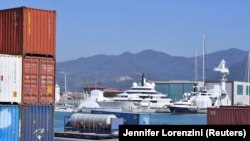 Superjahta Šeherezada, Italija