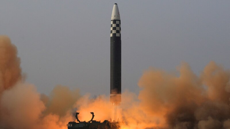 Japonia: Raketa që testuan verikoreanët pati kapacitet për të arritur në tokën e SHBA-së