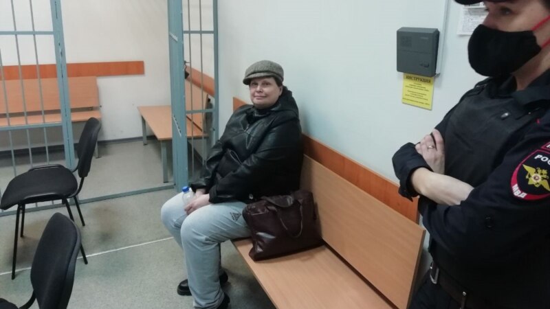 Задержанной за антивоенные посты художнице из Петрозаводска избрали меру пресечения 