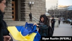 Данита Заричинова на протест в подкрепа на Украйна на 24 март