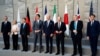 Генеральний секретар НАТО Єнс Столтенберг та лідери країн G7 у штаб-квартирі НАТО в Брюсселі після обговорення допомоги Україні у протидії агресії Росії. Бельгія, 24 березня 2022 року