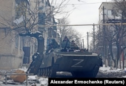 Російський танк у Волновасі, 11 березня 2022 року
