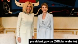 Супруга президента Украины Елена Зеленская и первая леди Франции Брижит Макрон. Париж, 17 июня 2019 года