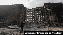 Peste 90% dintre clădirile din Mariupol au fost atinse de bombardamente. 