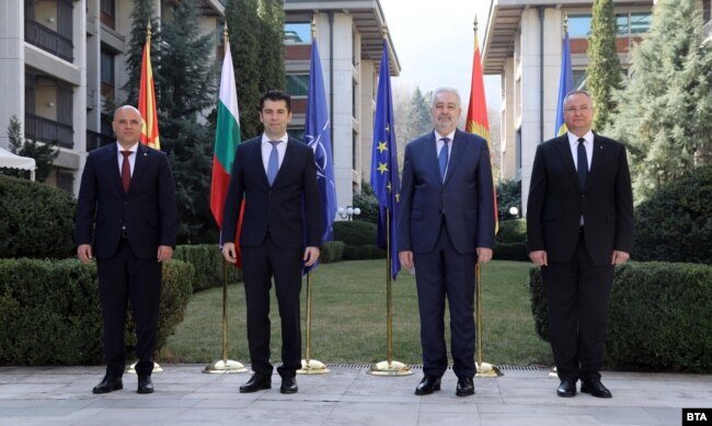 Kryeministri bullgar, Petkov, priti në Sofje homologët e tij nga Rumania, Mali i Zi dhe Maqedonia e Veriut.