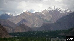 در بسیاری از مناطق روستایی در افغانستان صحبت در مورد قاعدگی دختران، تابو به شمار می‌آید.