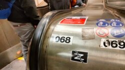 Стикер с перечеркнутой буквой Z в пражском метро