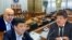 Министрлер кабинетинин төрагасынын орун басарынын милдетин аткаруучу болуп дайындалган Бакыт Төрөбаев, президенттин Ысык-Көл облусундагы ыйгарым укуктуу өкүлү болуп дайындалган Алтынбек Сулайманов жана Министрлер кабинетинин төрагасы Акылбек Жапаров.
