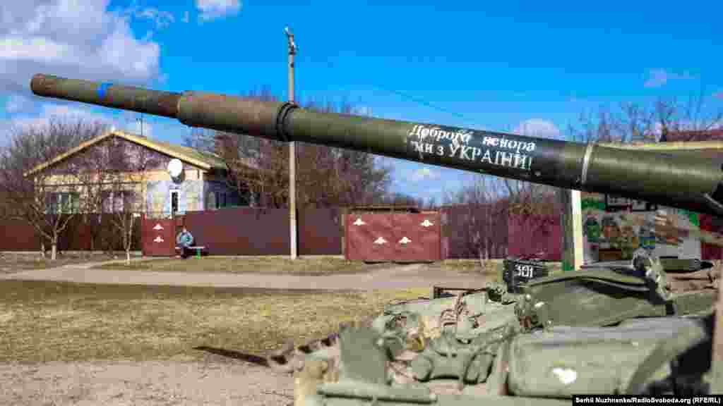 The writing on the gun barrel of the tank reads: &quot;Good evening, we are from Ukraine.&quot;