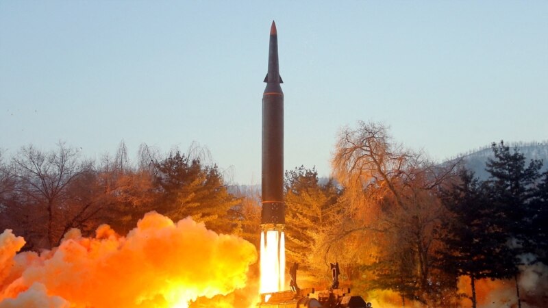 Северна Кореја лансираше балистичка ракета, САД и Јужна Кореја одговорија со воени вежби