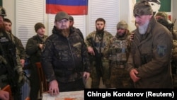 Кадыров на совещании с командирами 8-й общевойсковой армии Южного военного округа и подразделениями специального назначения в оперативном штабе якобы в Мариуполе