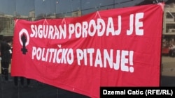 Jedan od transparenata na protestu, Bihać, 26. mart 2022.