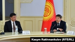 Акылбек Жапаров жана Бакыт Төрөбаев.