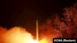 عکس ارشیف : آزمایش راکتی کوریای شمالی 