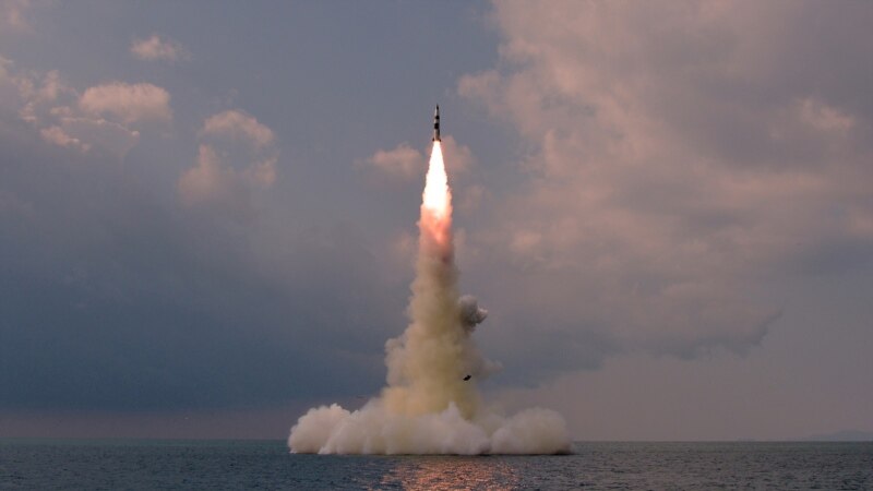 КНДР запусьціла 2 ракеты. У Пхэньяне кажуць пра «справядлівы адказ» на вучэньні ЗША і Паўднёвай Карэі