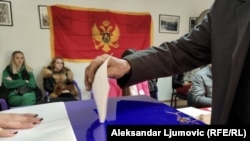 Sa biračkog mjesta tokom lokalnih izbora u Crnoj Gori ( ilustracija)
