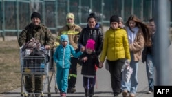 Від 24 лютого до Польщі з України виїхали понад 2,9 мільйона біженців, переважно жінки і діти