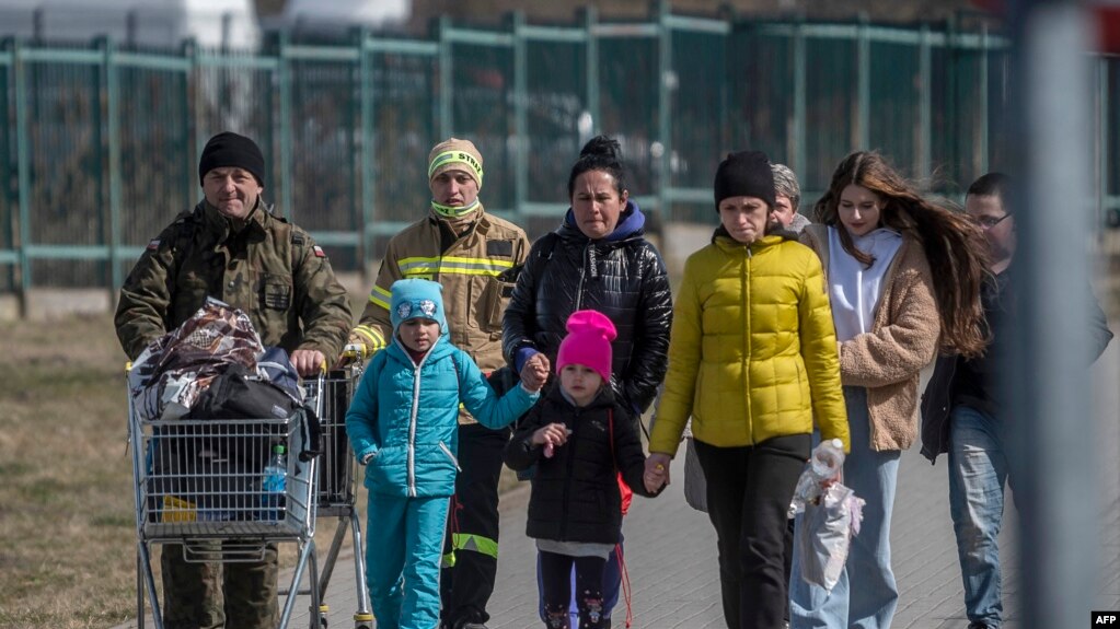 Із 24 лютого з Польщі в Україну виїхало 485 тисяч людей