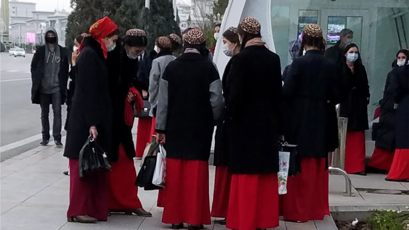 Diňle: Studentler öz hasabyna Täze ýyl konsertlerine tomaşaçy bolmaga mejbur edilýär