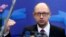 Ukrainian Prime Minister Arseniy Yatsenyuk has sarcastically expressed "concern" about massive capital flight out of Russia. 