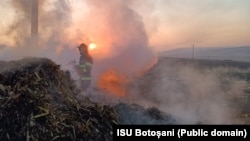 Mii de incendii de vegetație au avut loc în ultimele zile în România. Autoritățile nu reușesc să țină sub control acest fenomen în ciuda efectelor dezastruoase.