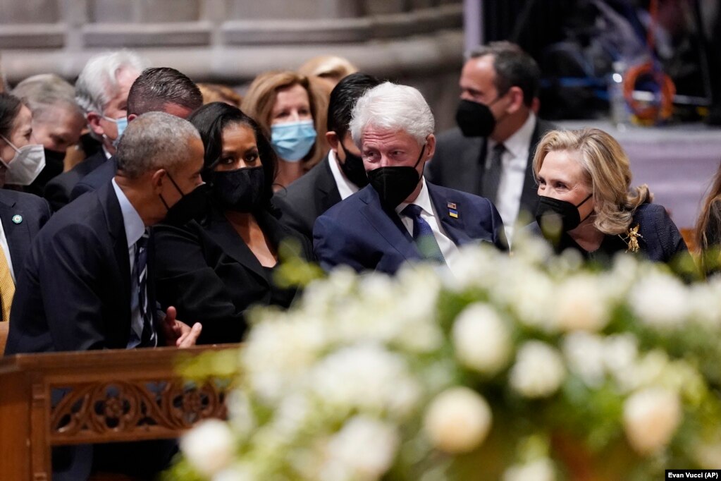 Në ceremoninë përkujtuese kushtuar ish-sekretares Albright morën pjesë edhe ish-presidenti amerikan, Barack Obama, ish-presidenti Bill Clinton dhe ish-sekretarja e Shtetit, Hillary Clinton.&nbsp;