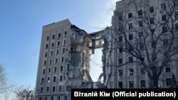 Последствия удара по зданию администрации в Николаеве