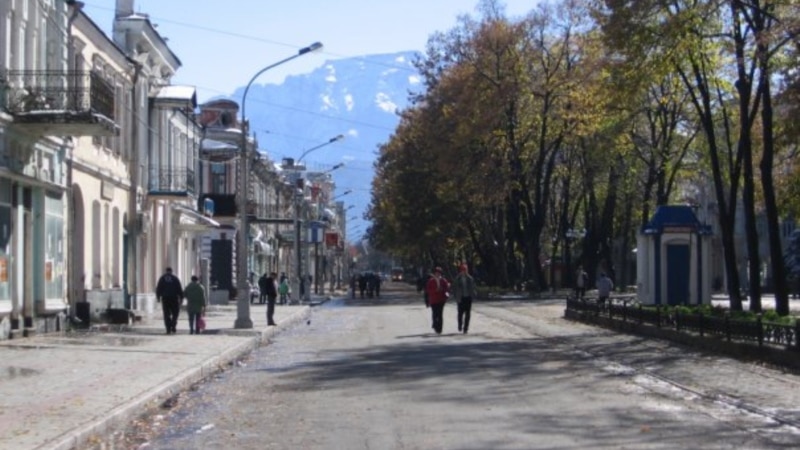 Жители Владикавказа считают дороги в городе худшими в стране