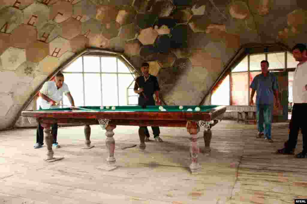 Sürgündə yaşayanlar #24