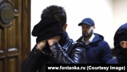 Георгий Чернышев в коридоре суда