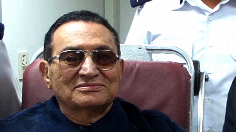 Vdes ish-presidenti i Egjiptit, Hosni Mubarak 