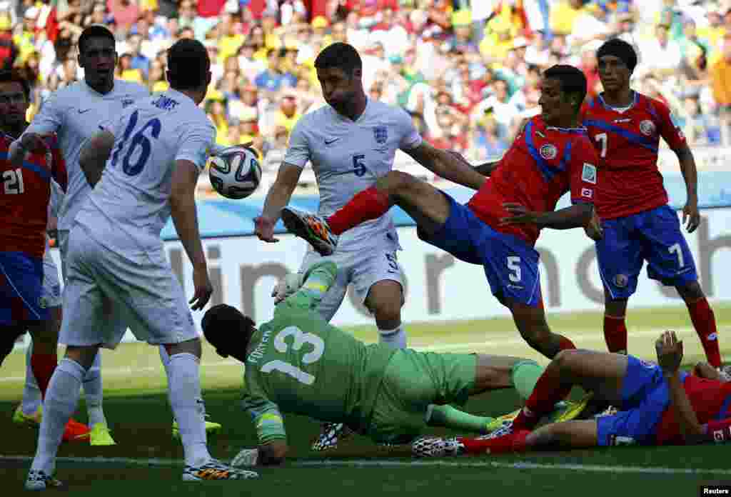 Ҷараёни бозии Коста Рико ва Англия дар Ҷоми ҷаҳон-2014, ки бо ҳисоби 0-0&nbsp; анҷом ёфт. 