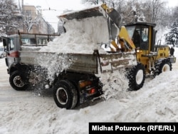 Raščišćavanje snijega u Sarajevu, 7. februar 2012.