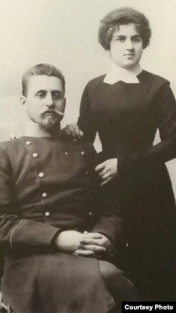 Ioan Pelivan cu soția Maria Pelivan (Foto: Muzeul Liceului „Ioan Pelivan”, s. Răzeni)