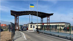 КПВВ «Каланчак» на админгранице между Крымом и Херсонской областью во время ограниченного режима работы, 19 марта 2020 года