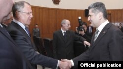 Armenia - Prime Minister Tigran Sarkisian (R) greets Russian Foreign Minister Sergey Lavrov in Yerevan, 2Apr2012.