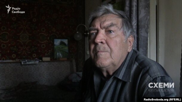Батько прокурора Костянтина Моргуна Іван запросив журналістів «Схем» до свого скромного помешкання