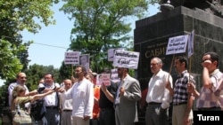 Jurnalistlərin etiraz aksiyası, 14 iyun 2007