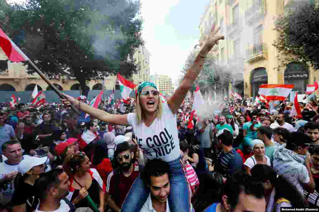 Щоб припинити протести, коаліційний уряд Лівану пообіцяв провести, економічні реформи.&nbsp;