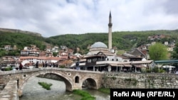 "Ulično tržište" rada u Prizrenu, na jugozapadu Kosova, postoji decenijama unazad