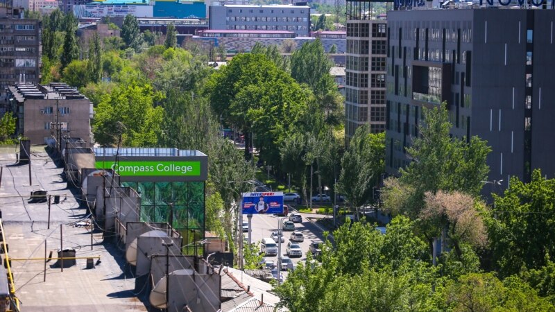 Бишкек мэриясы жарнама такталарынан жылына 37 миллион сом табат