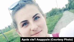 З полону повернулася учителька математики Вікторія Андруша, яка була захоплена військами РФ у березні на Чернігівщині, і про яку розповідало Радіо Свобода